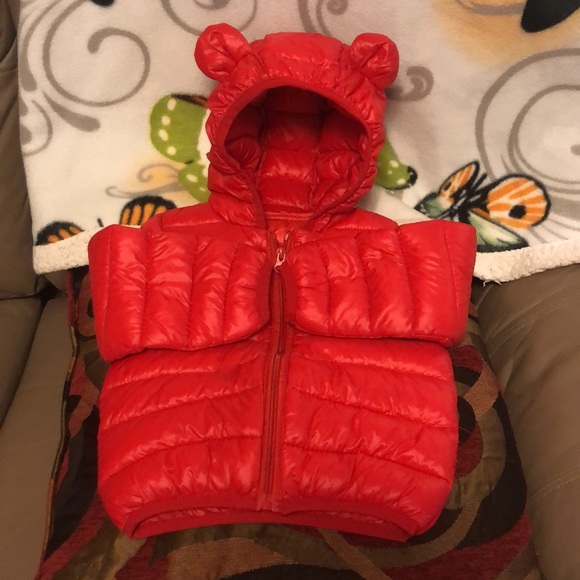 Red puffer jacket size 18-24 months - Picture 4 of 4